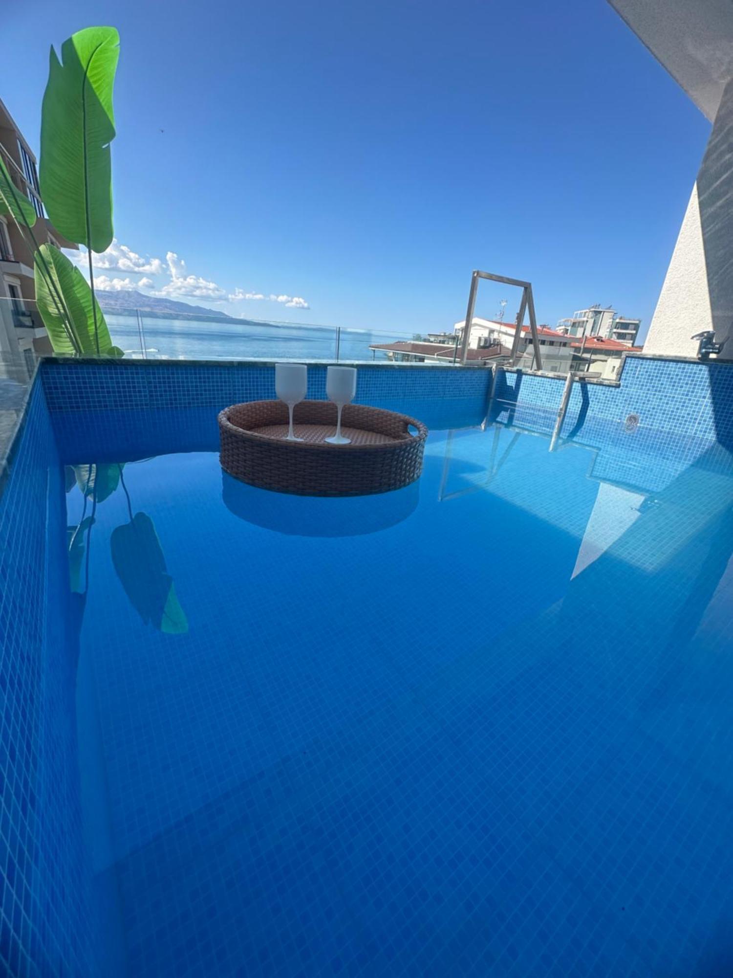 Dream Hotel 4*