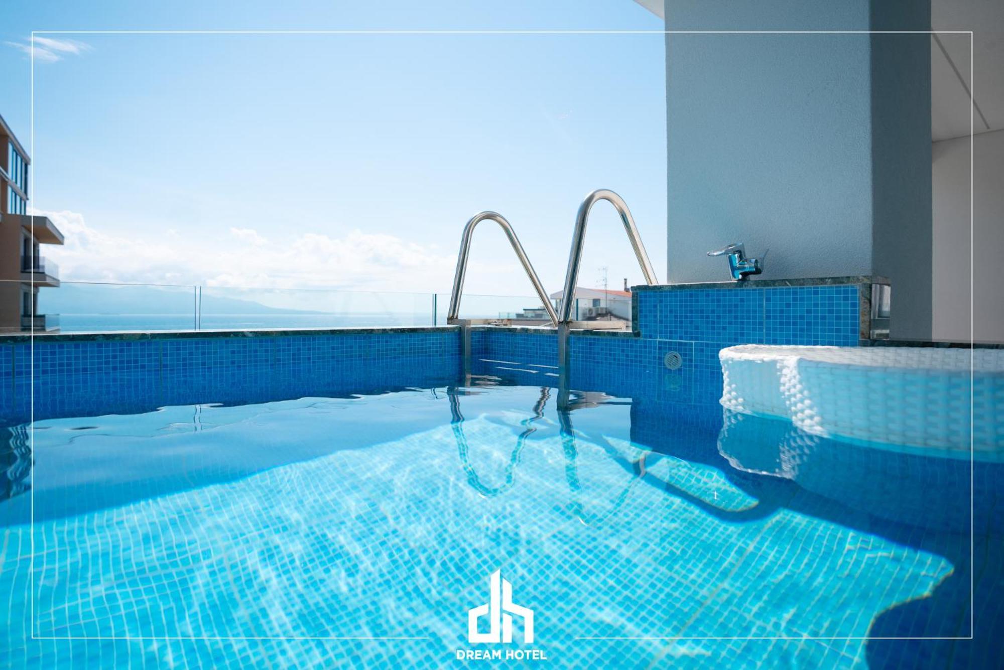 Dream Hotel 4*